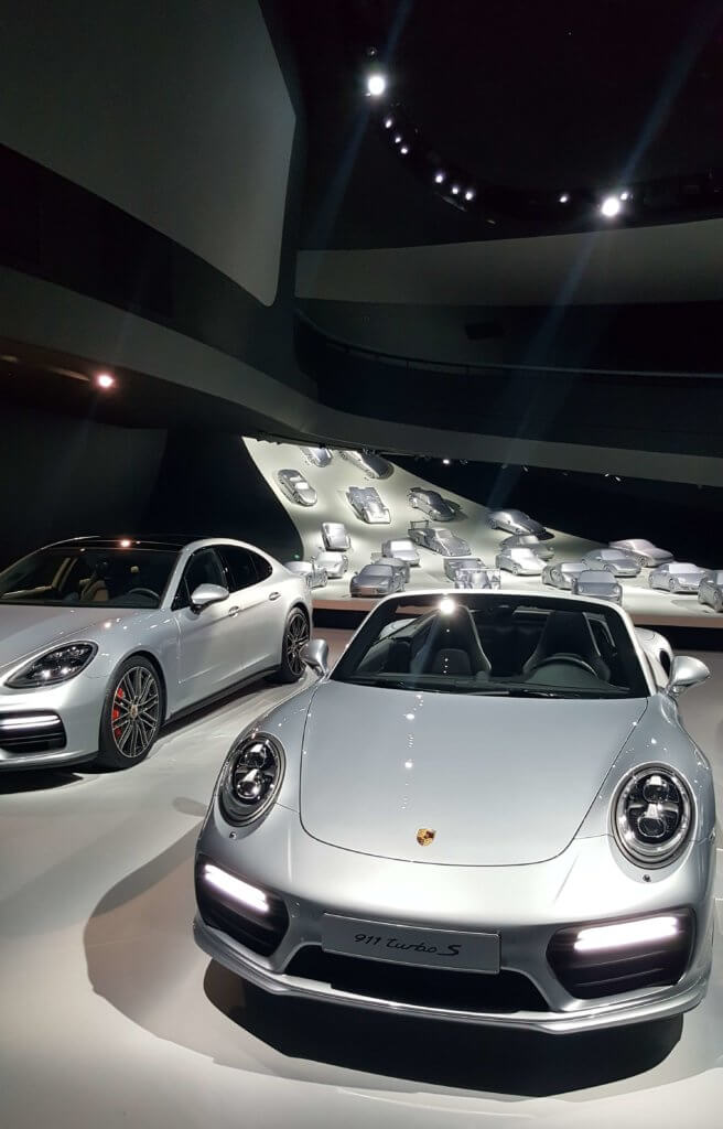Im Porsche-Pavillon